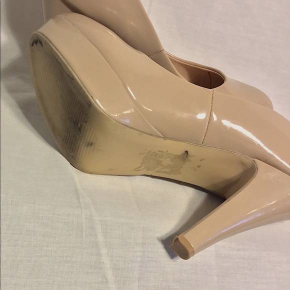 Nude Patent Pump - Picture 3 of 3
